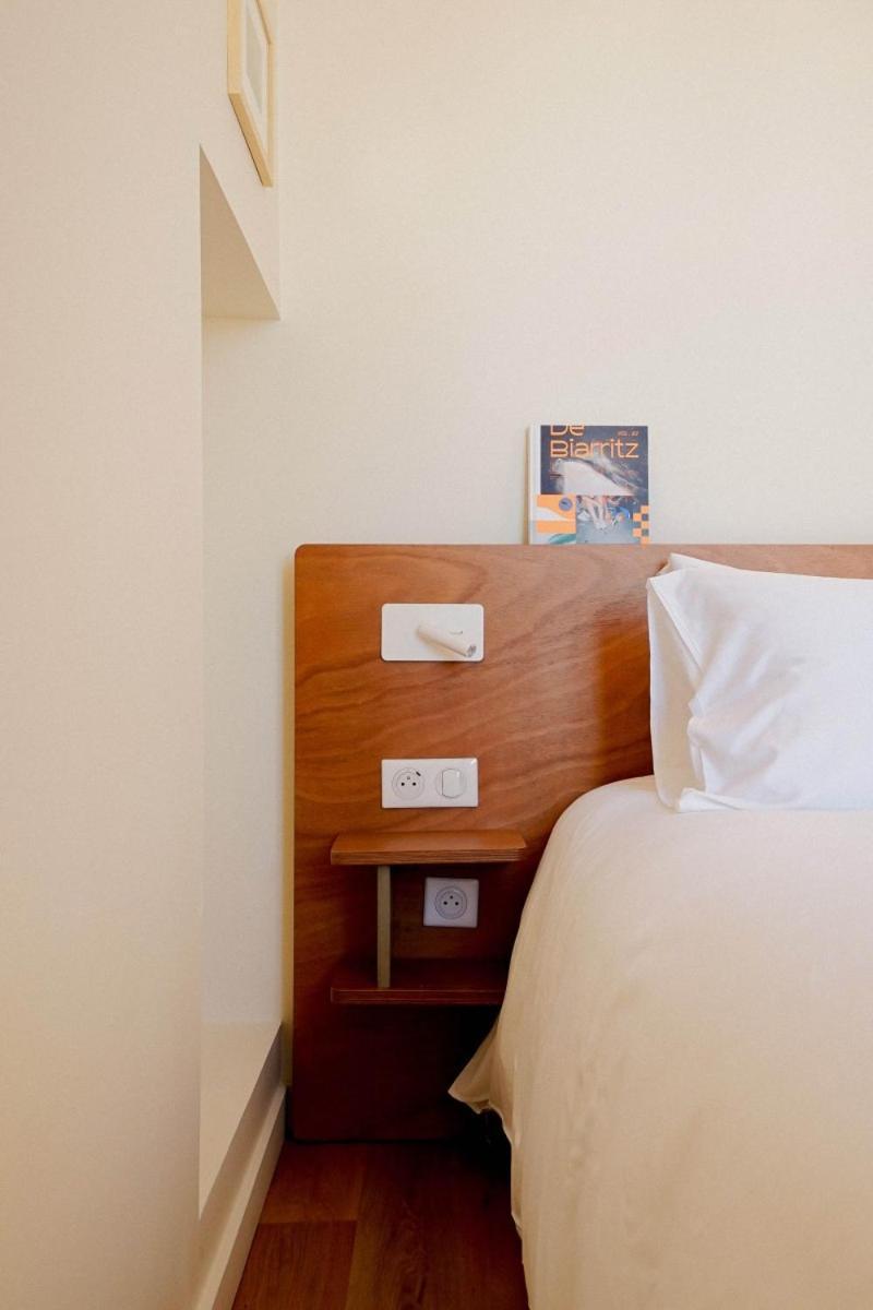 Alfred Hotels Les Halles Биарриц Экстерьер фото