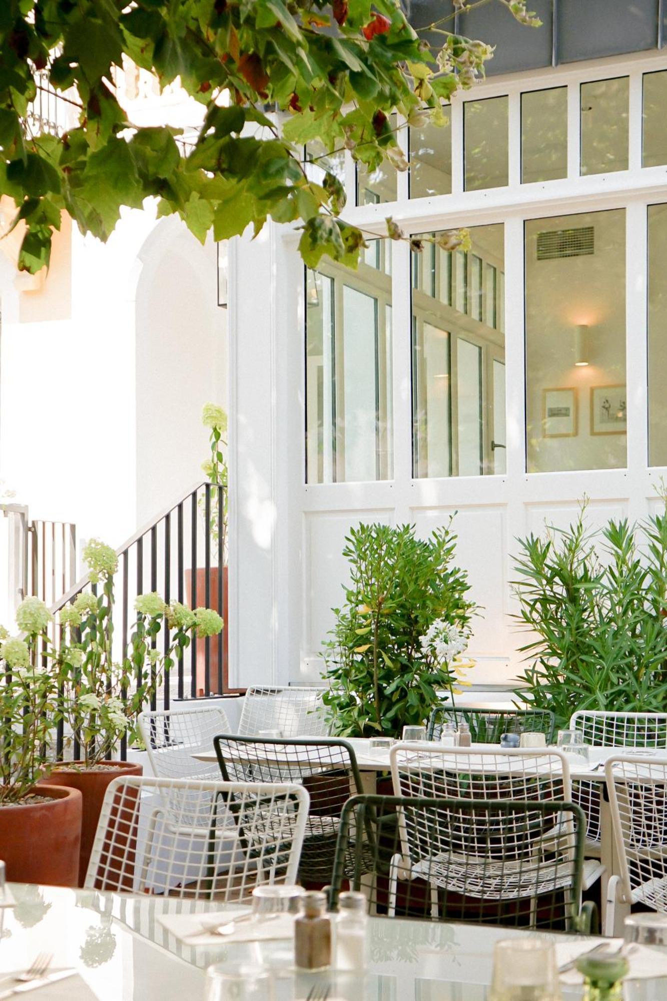 Alfred Hotels Les Halles Биарриц Экстерьер фото