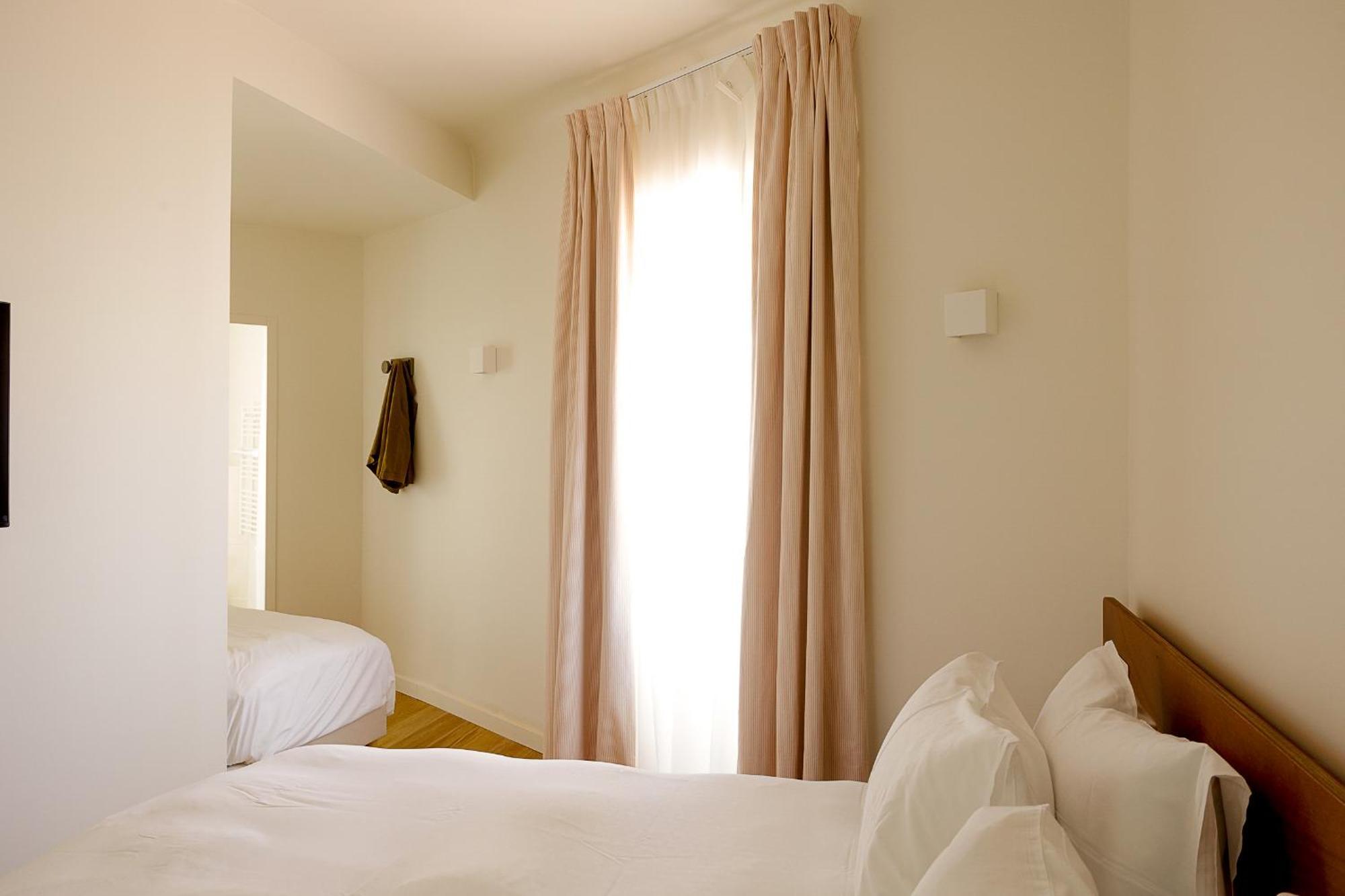 Alfred Hotels Les Halles Биарриц Экстерьер фото
