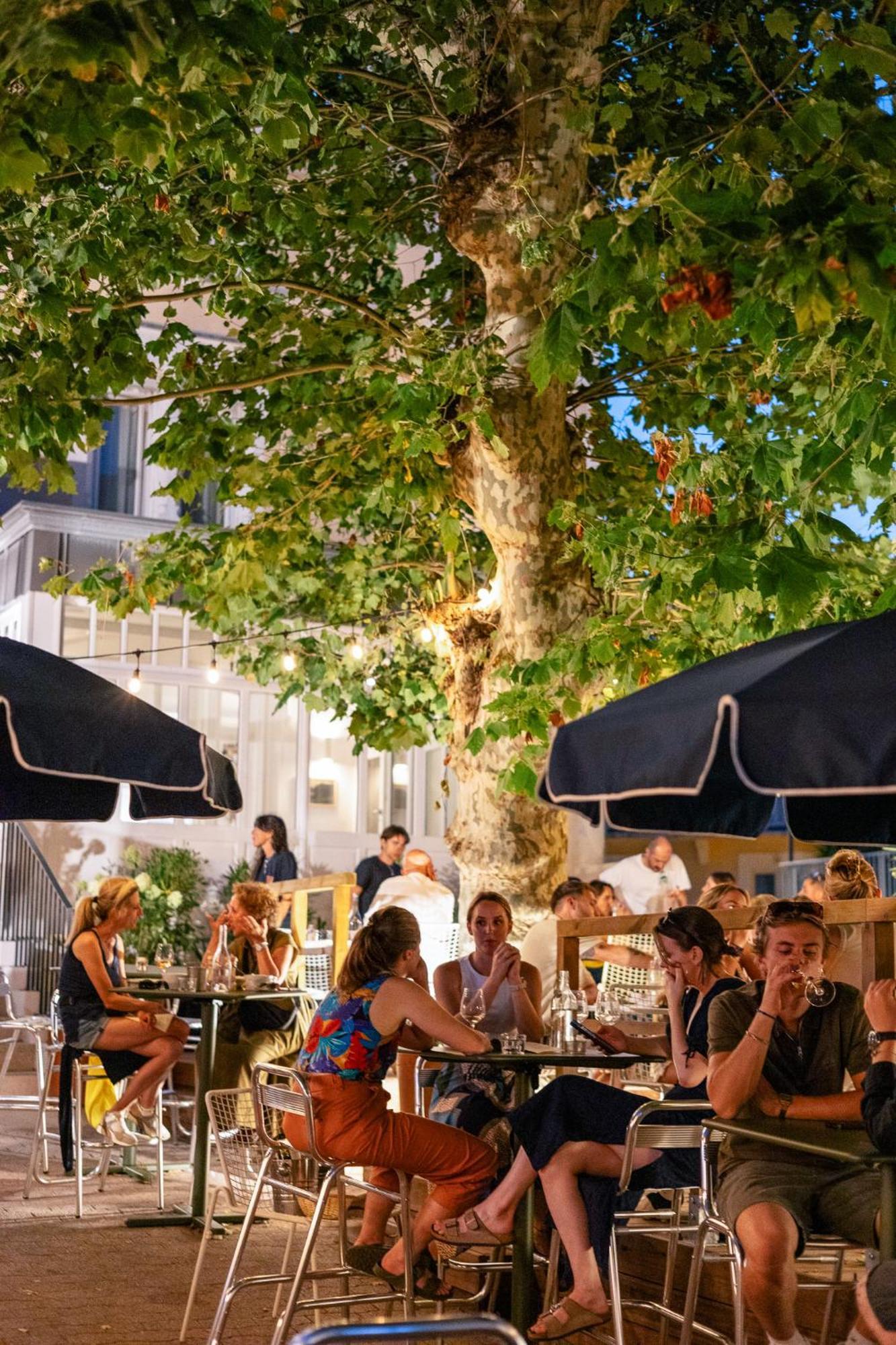 Alfred Hotels Les Halles Биарриц Экстерьер фото