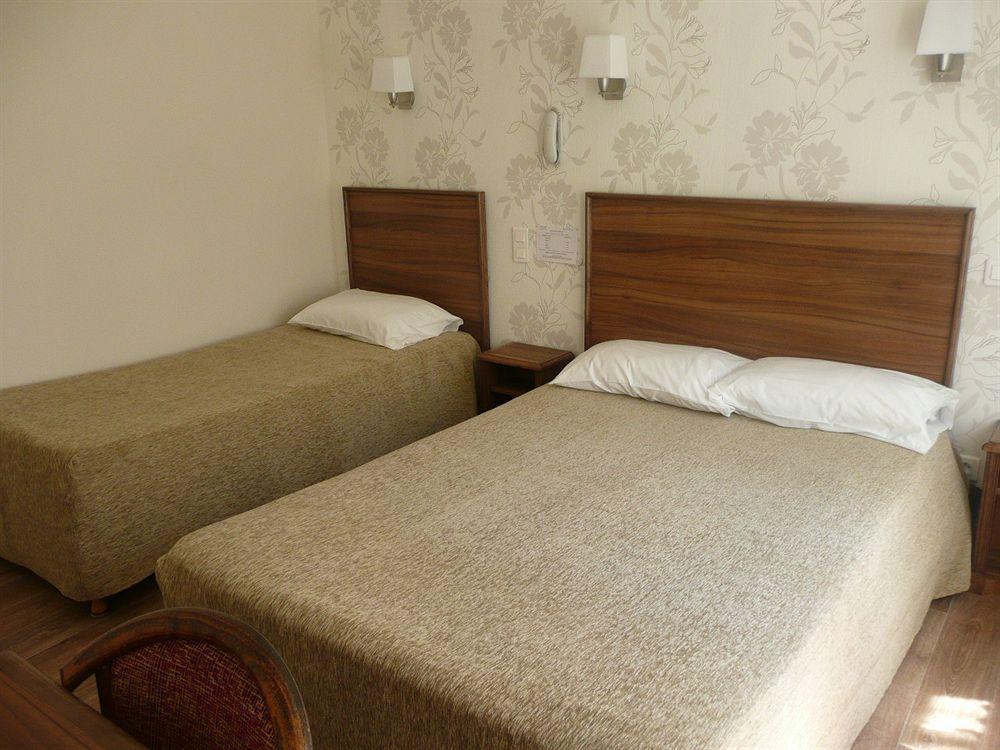 Alfred Hotels Les Halles Биарриц Экстерьер фото
