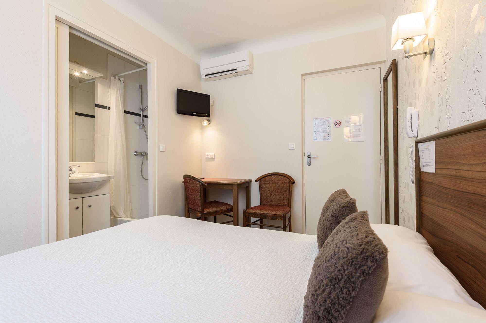 Alfred Hotels Les Halles Биарриц Экстерьер фото